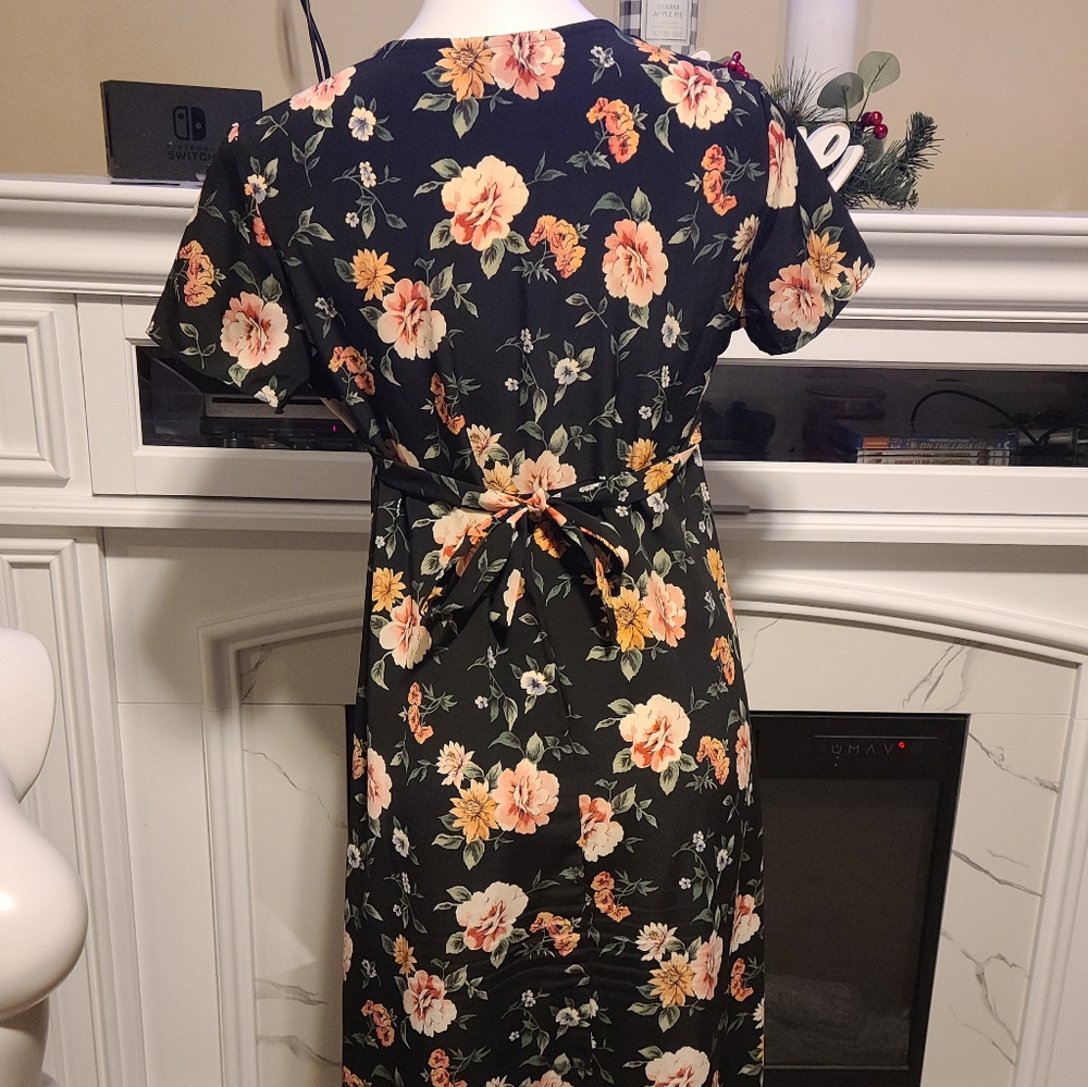 Womens floral floor length dress! - Picture 4 of 5